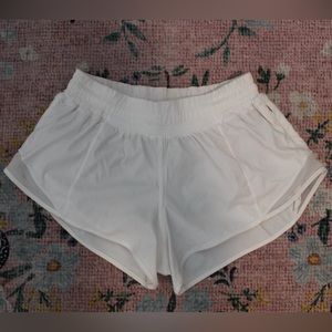 Lululemon Hotty Hot Low-Rise Lined Shorts 2.5” WHITE